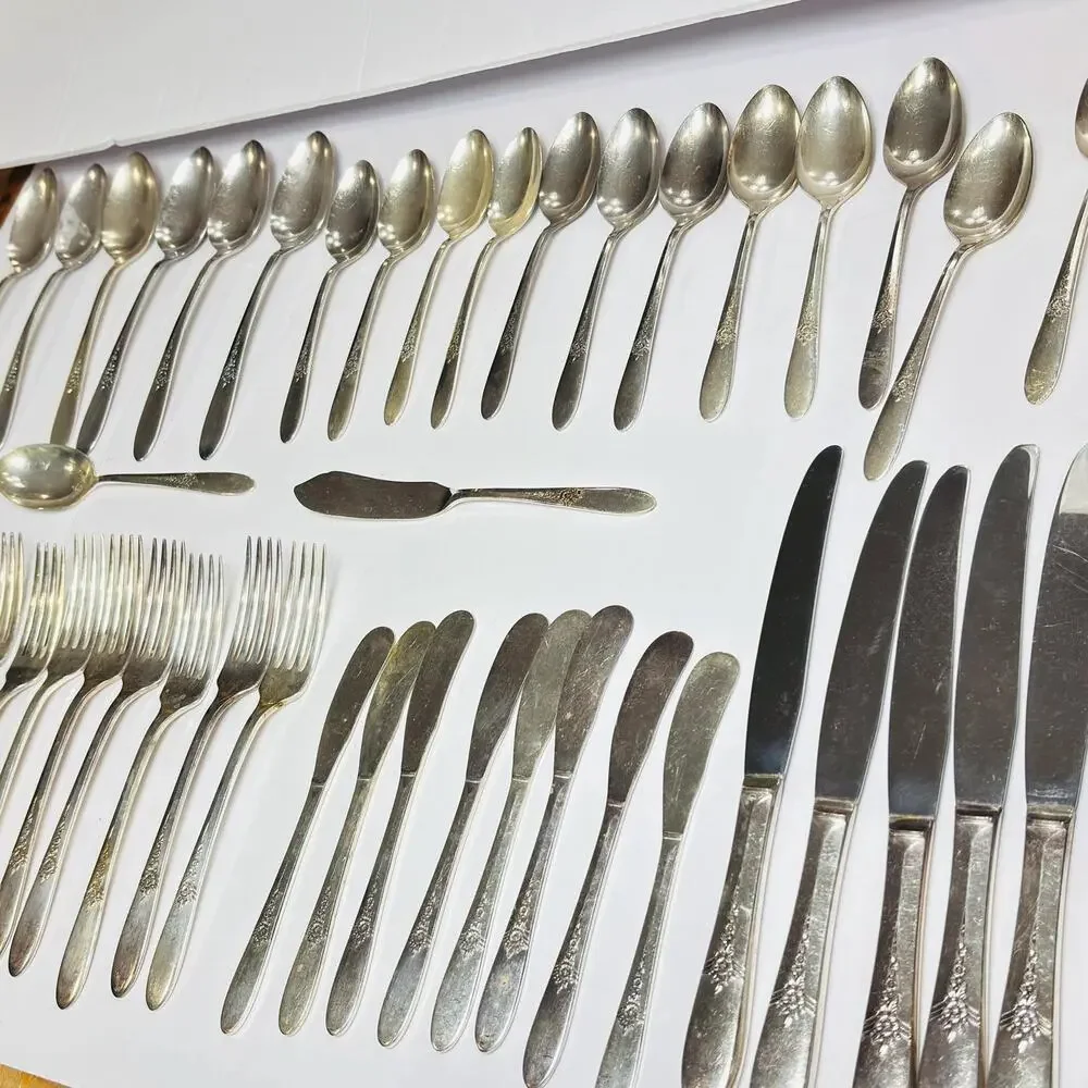 Vintage Oneida Tudor Fantasy 1941 Silverplate Flatware Set 48 Pcs Art Deco